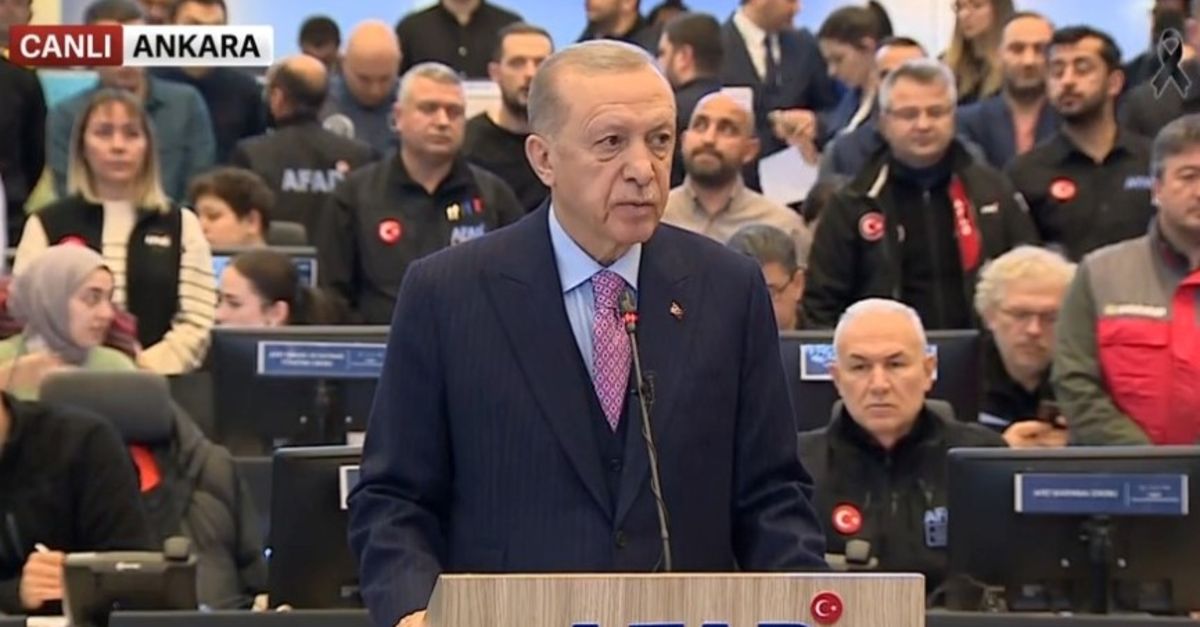 Erdoğan: 912 vatandaşımız hayatını kaybetti