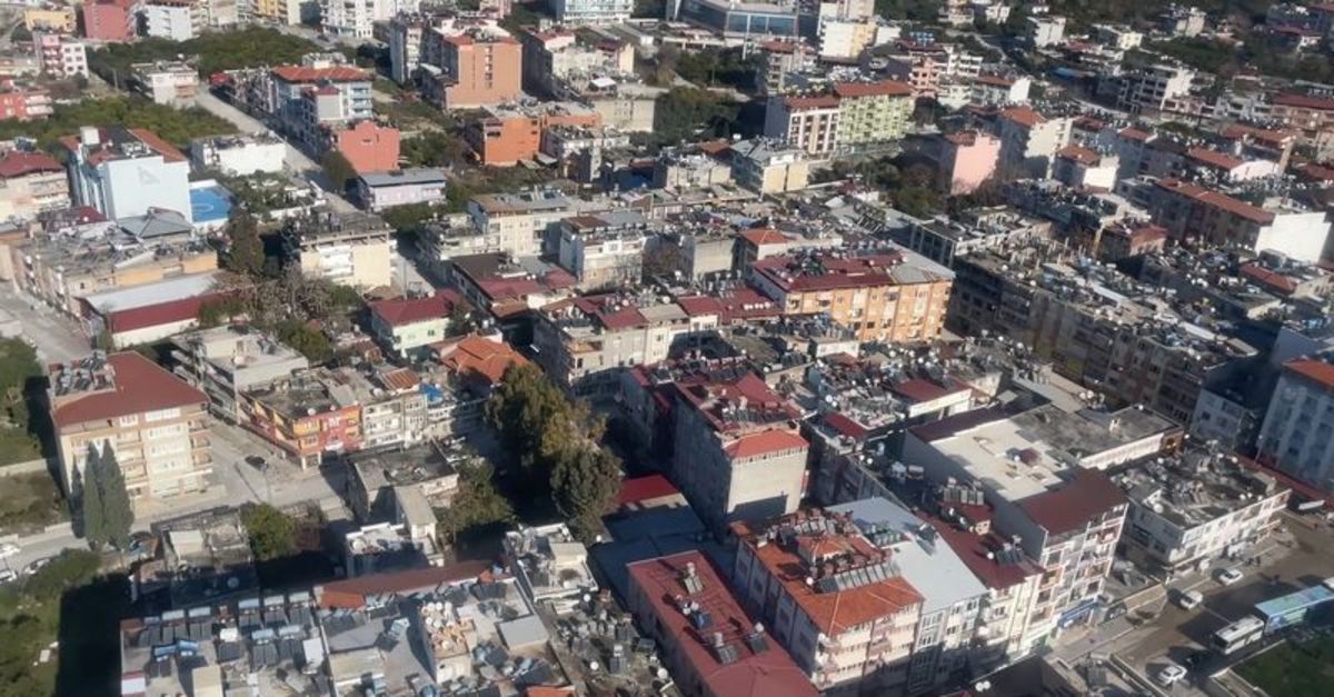 İki zincir marketten zelzele bölgesinde fiyatsız eser