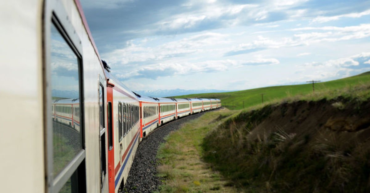 Sarsıntılar nedeniyle birtakım tren seferlerine orta verildi