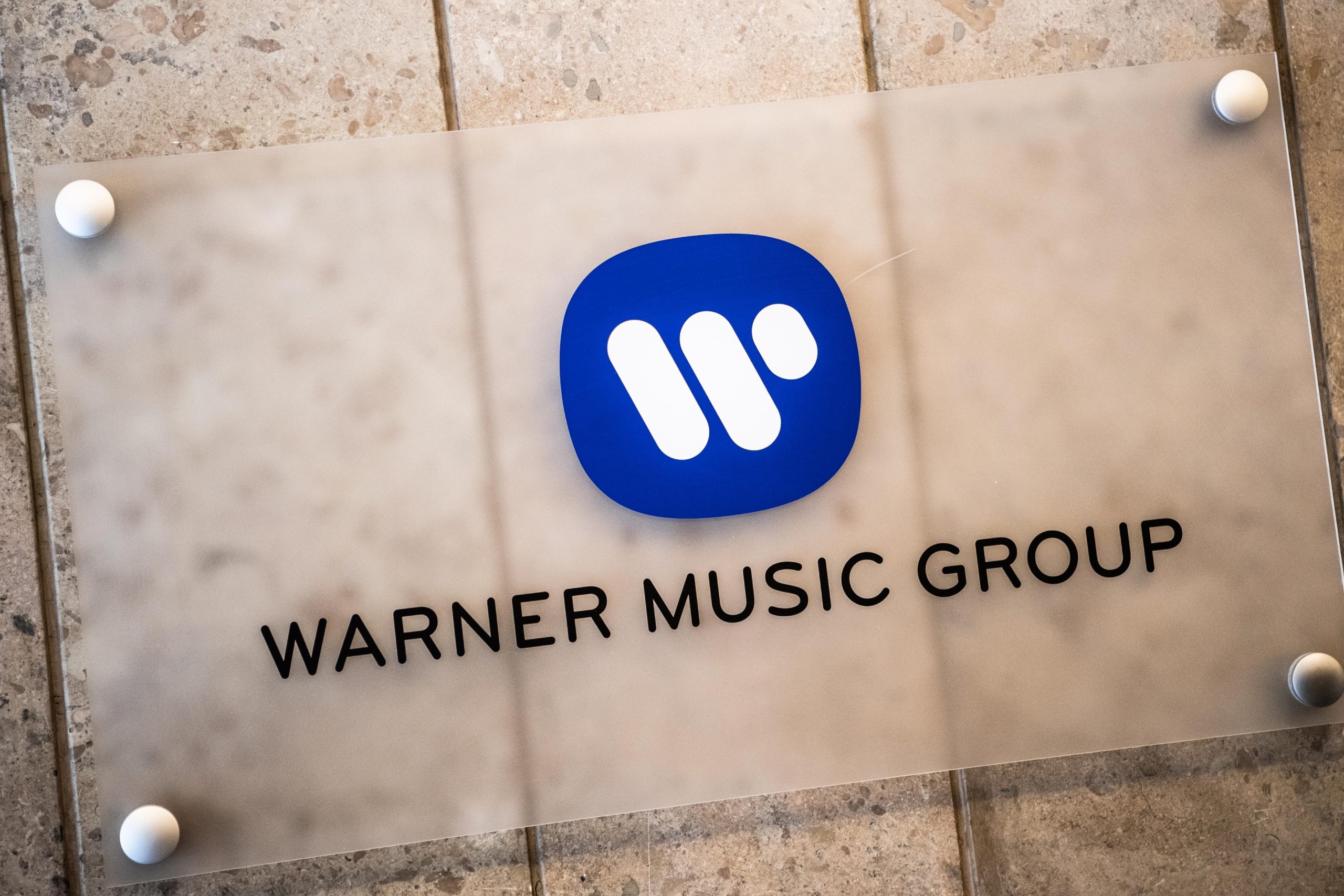 Warner Music, Web3 ve AI Rollerinde İşten Çıkarma Yapmadı